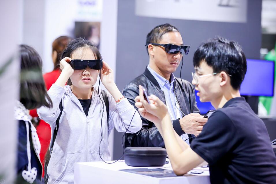 視力聽(tīng)力展區(qū)