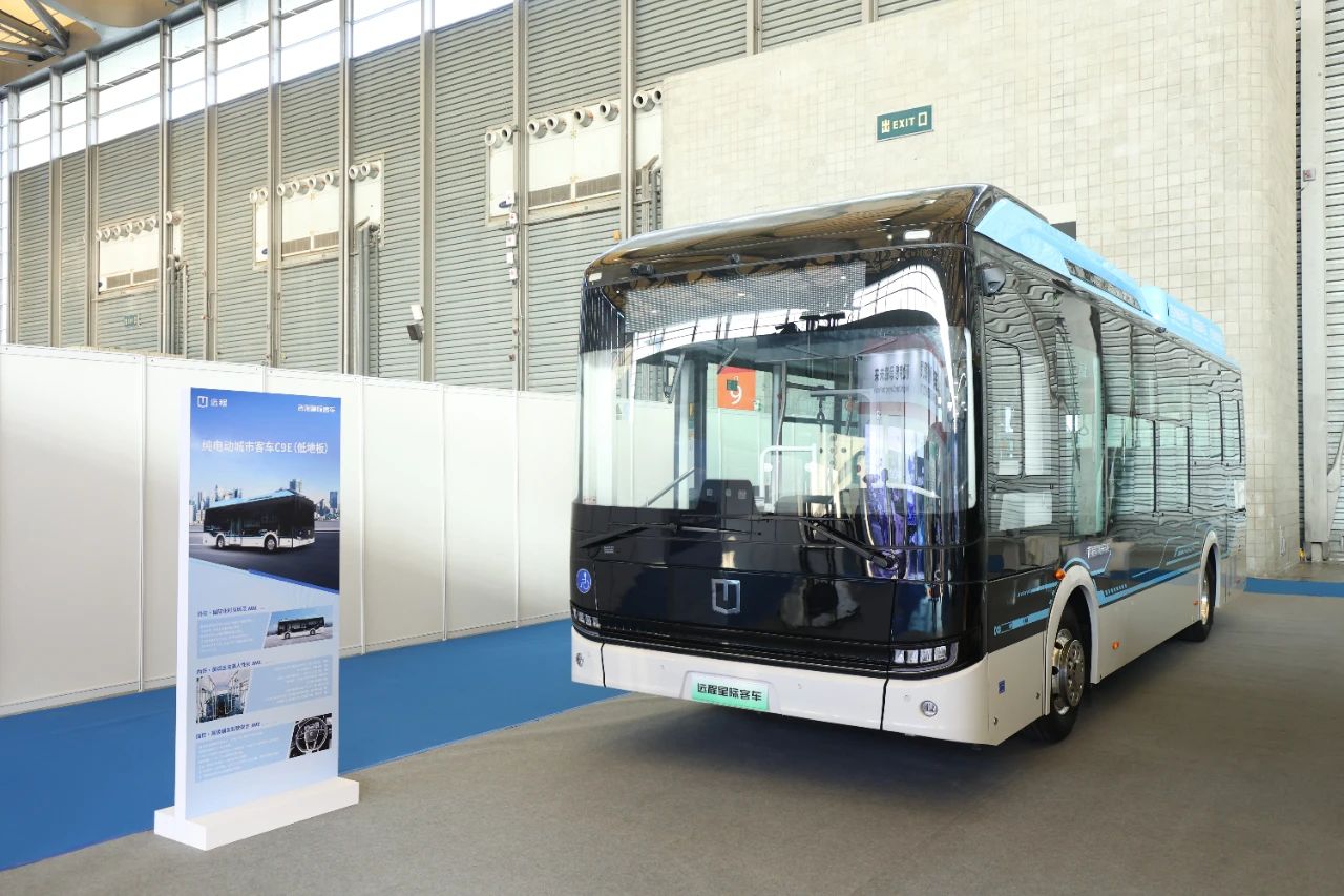 科技驅(qū)動(dòng) 智能未來 吉利星際首款智能駕駛導(dǎo)覽車亮相2024上海國(guó)際客車展(圖8)