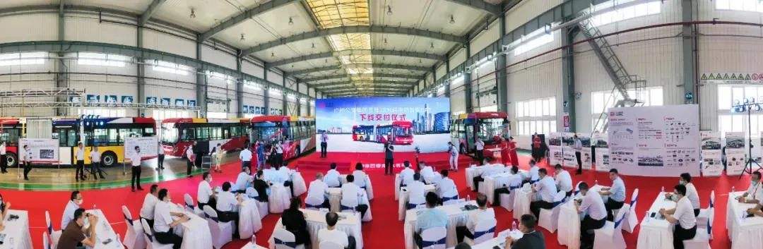 廣州公交首批18米純電動(dòng)BRT交付!猜猜誰家車?(圖2) 廣州公交首批18米純電動(dòng)BRT交付!猜猜誰家車?(圖2)