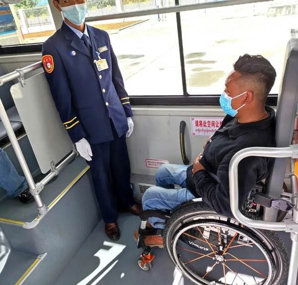硬核！設輪椅專區(qū)，實現(xiàn)無障礙乘車，拉薩公交大站快線，直通車投運了?！?(圖4)