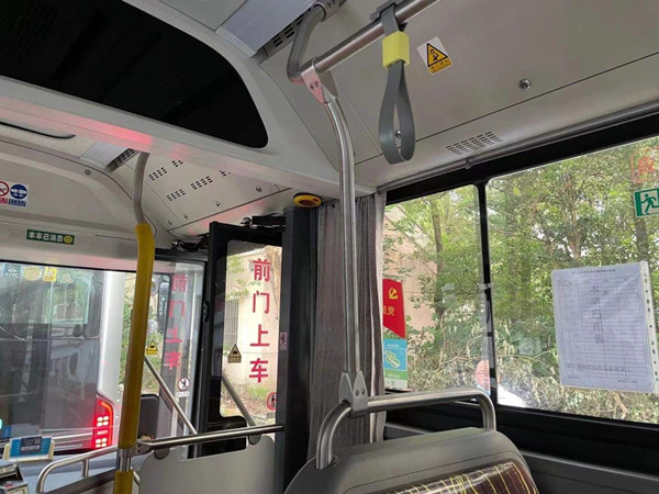 好消息！上海733輛“黑金剛”公交車將大變樣！車廂內(nèi)多了這些......(圖1)