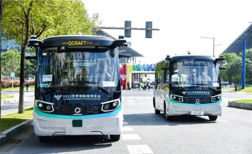 打通出行“最后三公里”！輕舟智航發(fā)布全國首個公開道路5G自動駕駛網(wǎng)約巴士(圖2)
