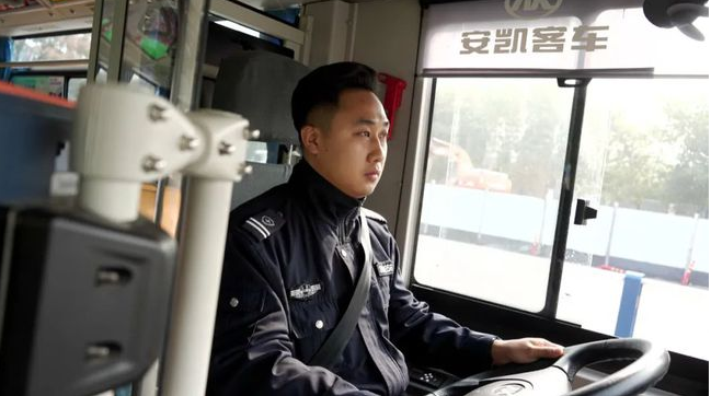 城市公交高手炫技，每個(gè)冠軍背后都有一輛安凱客車(圖1)